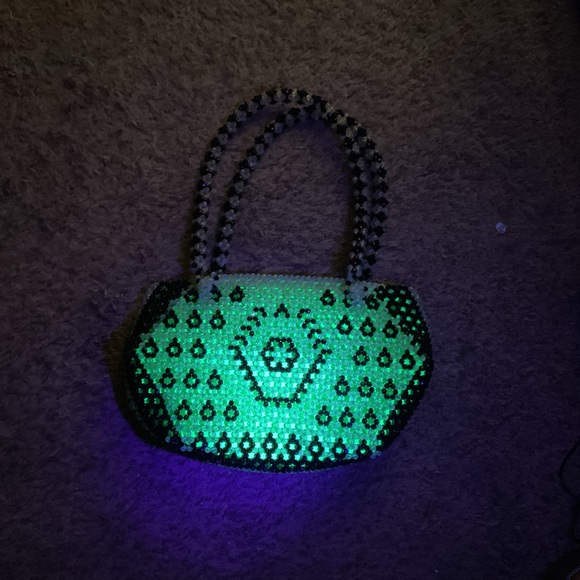 Green and Black Beaded Handbag (4at) - Picture 11 of 11